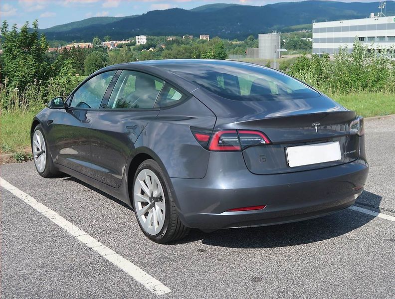 Tesla Model 3 (2022) Long Range 4WD 79kWh, SoH 89% - fotka 4 z 15