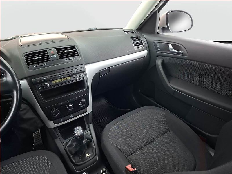 Škoda Yeti (2010) 2.0 TDI, 4X4, po STK - fotka 8 z 14