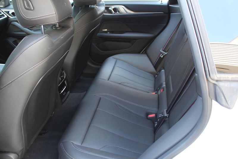 BMW i4 xDrive40 Gran Coupe - fotka 18 z 23