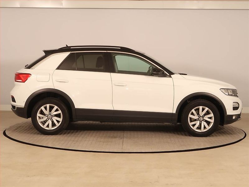 Volkswagen T-Roc (2019) 2.0 TDI 4Motion - fotka 6 z 19