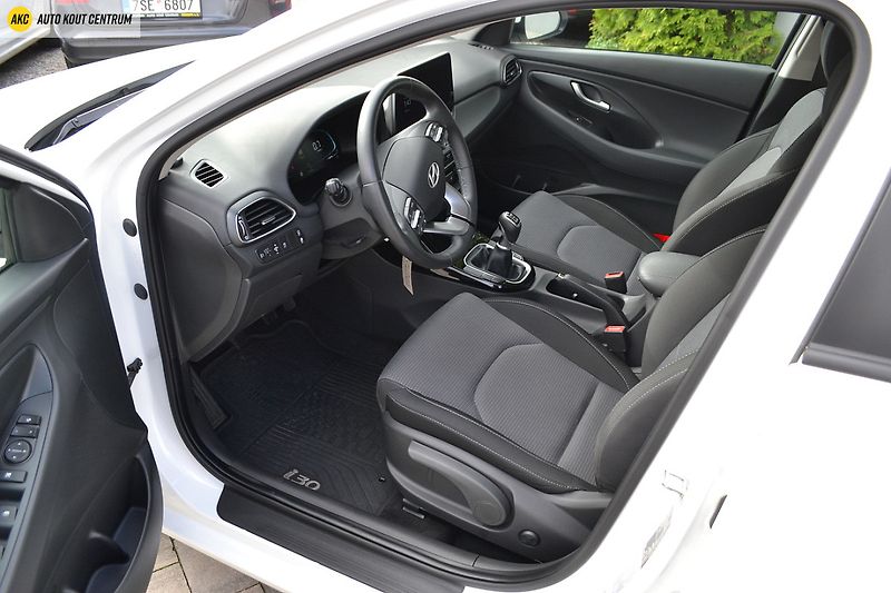 Hyundai i30 WG 1,5I MT SMART FL NAVI - fotka 18 z 45