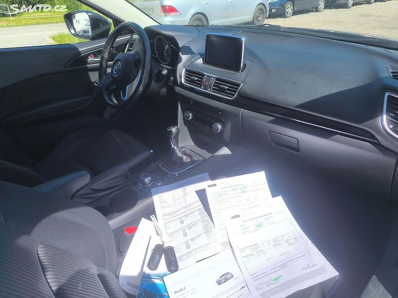 Mazda 3 20i,KRÁSNÁ,100KM,SERVISKA,1MAJ - fotka 9 z 27