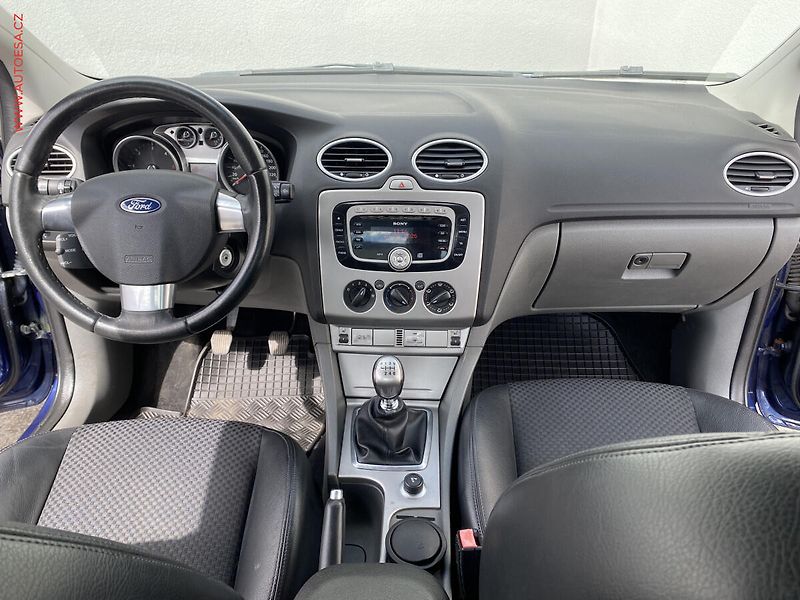 Ford Focus (2009) 2.0TDCi CC, AC, výhřev sed - fotka 8 z 18
