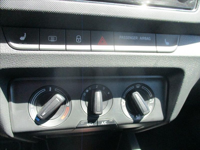 Škoda Fabia 1,0 TSI, klima,servis,DPH,CZ, - fotka 13 z 27