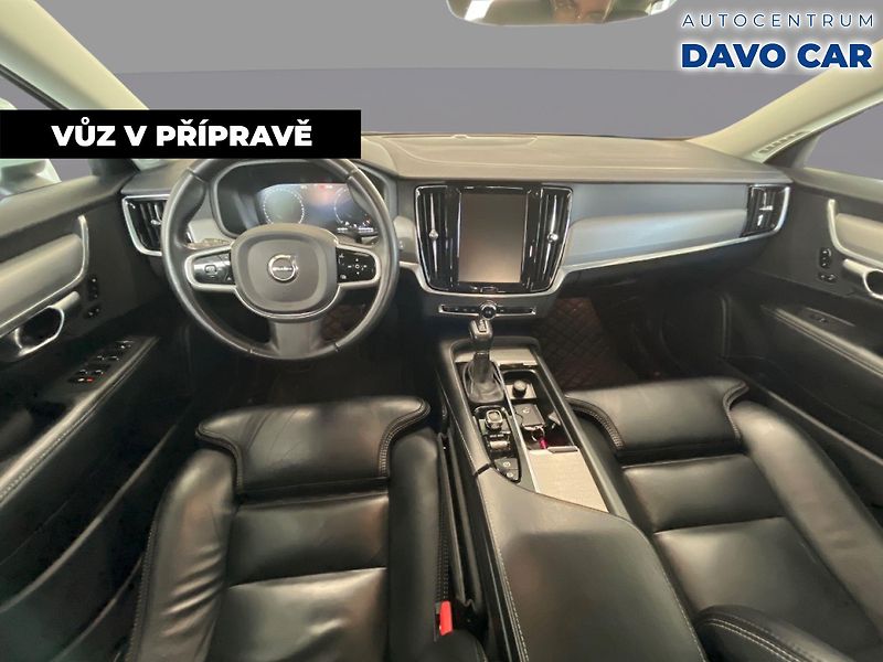 Volvo V90 2,0 D5 AWD 173kW Drive-E Pro A - fotka 3 z 12