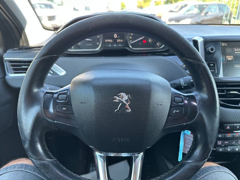 Peugeot 2008 (2015) 1,6HDI Allure - fotka 15 z 21