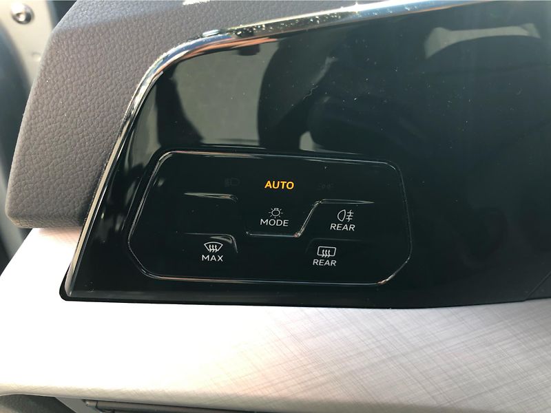 Volkswagen Golf People 1,5 eTSI 85 kW 7DSG mHE - fotka 16 z 28
