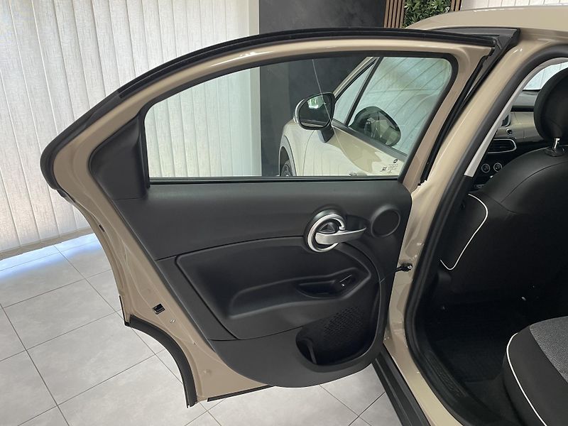 Fiat 500X 1.6 i ČR 1.MAJ.SERVIS 14000 km - fotka 17 z 25