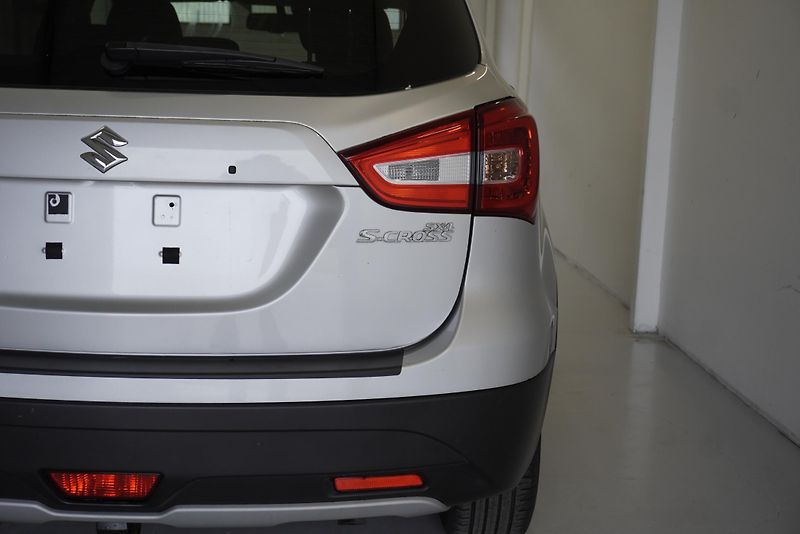 Suzuki SX4 S-Cross  S-CROSS  1,0 BOOSTERJET - fotka 9 z 27