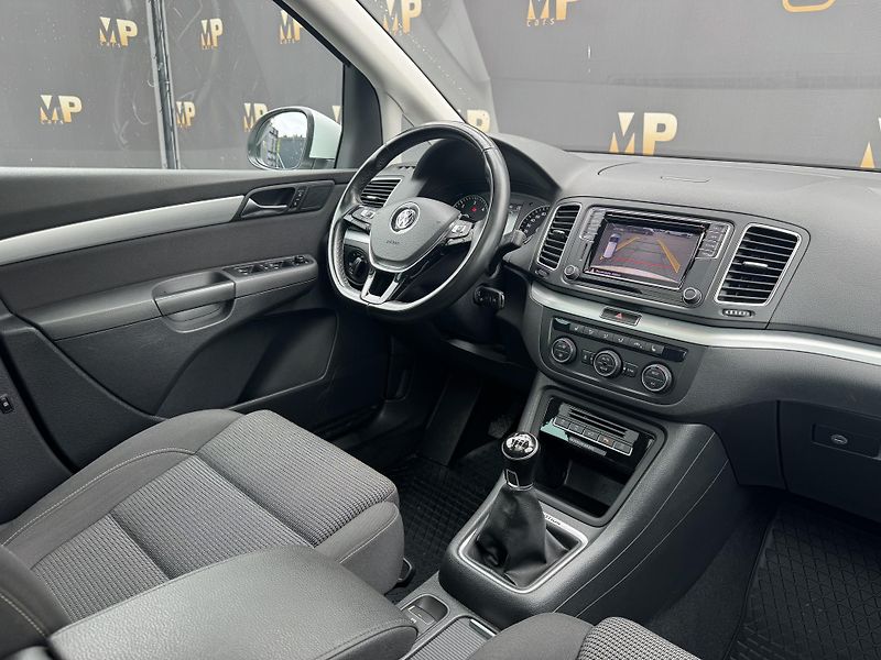 Volkswagen Sharan (2017) 2.0TDi 110kW 4M Highline 7míst - fotka 16 z 52