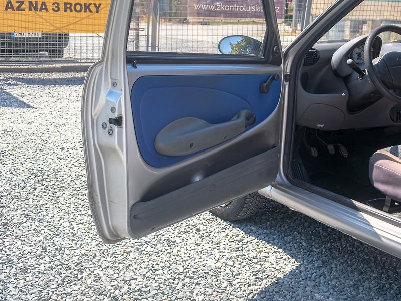 Fiat Seicento (2000) 0.9i - 2x KOLA - fotka 9 z 23