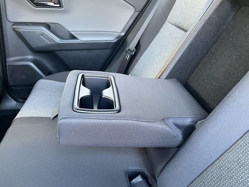 Toyota RAV4 2,5 HEV 4X4 Comfort - fotka 10 z 29