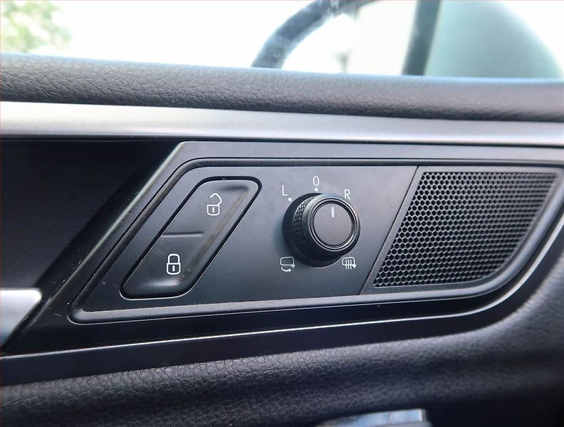 Volkswagen Golf Sportsvan (2015) 1.6 TDI, Navi, Tempomat - fotka 20 z 21