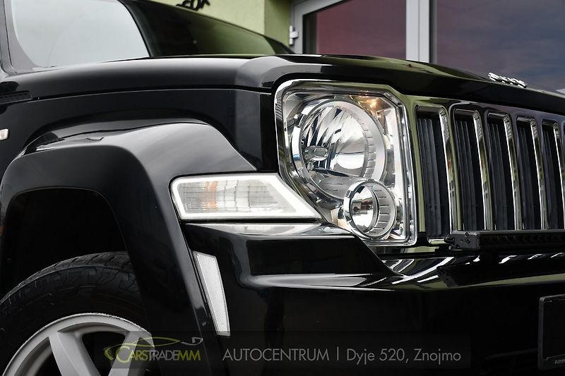 Jeep Cherokee 2.8CRD LIMITED TAŽNÉ - fotka 43 z 44