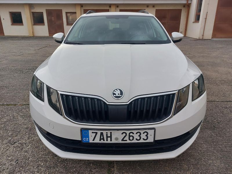 Škoda Octavia 1,6 TDi 85kw Ambition ČR Nav. - fotka 2 z 18