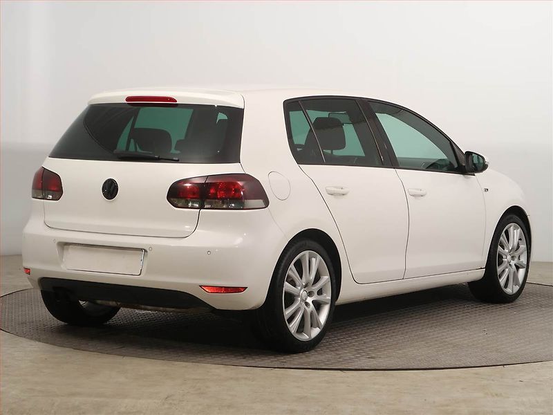 Volkswagen Golf (2010) R-Line 1.4 TSI, Park. senzory - fotka 5 z 13