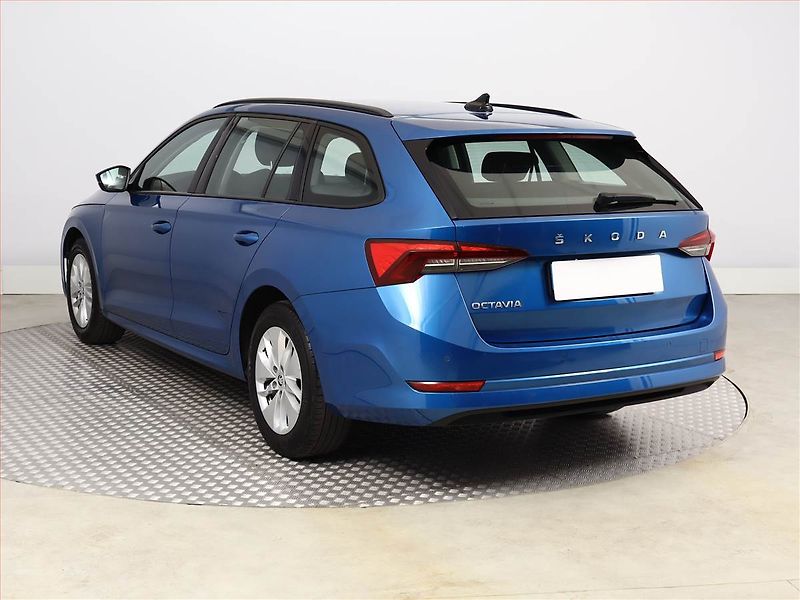 Škoda Octavia (2021) Ambition 1.0 TSI, ČR,1.maj - fotka 4 z 13