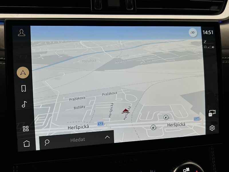 Jaguar F-Pace D200 R-DYNAMIC SE AWD AUT  - fotka 31 z 49