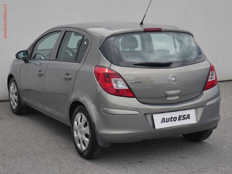 Opel Corsa (2011) 1.2i, 1.maj,ČR, servis.kniha - fotka 6 z 13