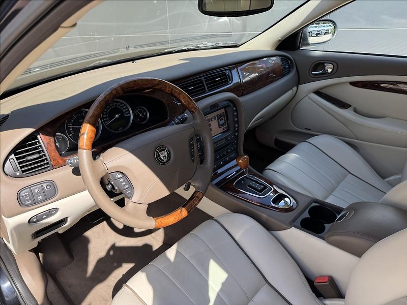 Jaguar S-Type 2,7 D V6 LUXURY ČR - fotka 9 z 26