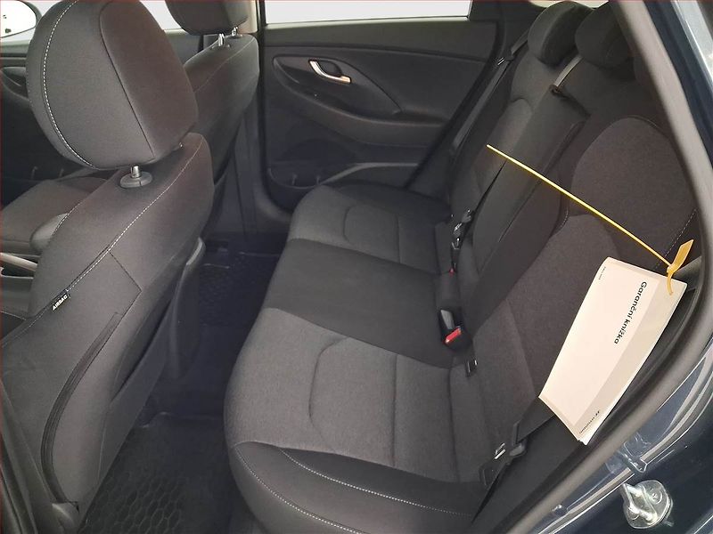 Hyundai i30 (2023) 1.5 T-GDI MHEV, ČR,1.maj - fotka 10 z 19