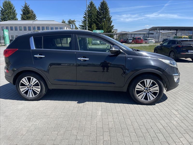 Kia Sportage 2,0 CRDi 135kw 4x4 LED bez kor - fotka 5 z 40
