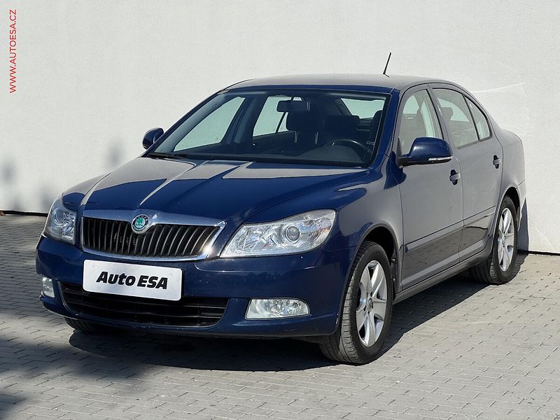 Škoda Octavia (2011) 1.2TSi, 1.maj,ČR, Ambiente - fotka 3 z 15
