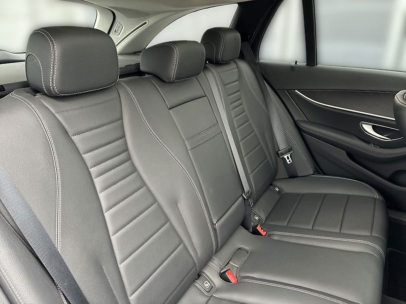 Mercedes-Benz Třídy E E-Třída 400 d 4MATIC All-Terra - fotka 18 z 18