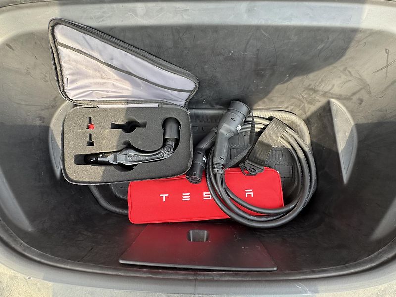 Tesla Model Y LR AWD Tažné EAP Boost Bílý in - fotka 13 z 27