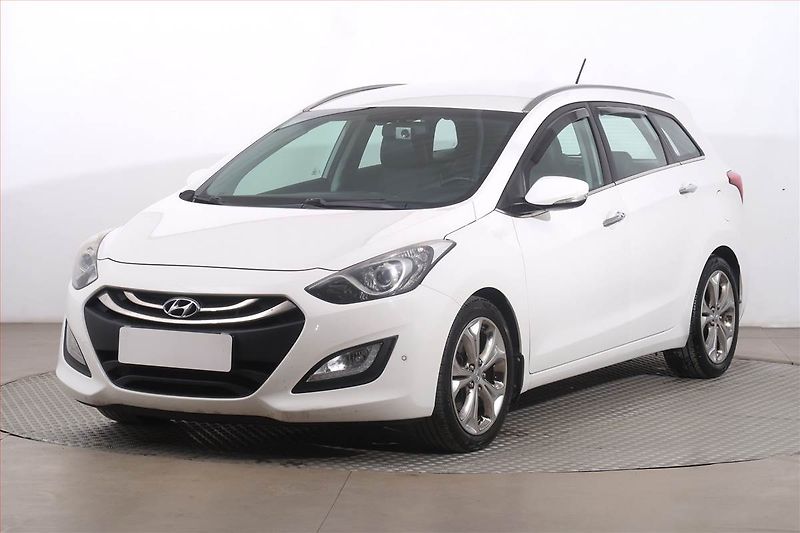 Hyundai i30 (2013) Style 1.6 GDI, Serv.kniha - fotka 2 z 17