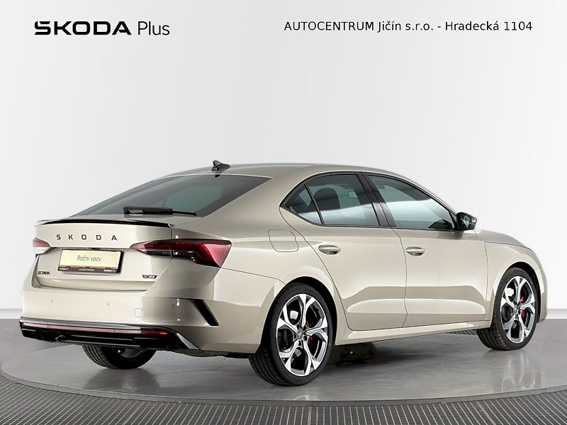 Škoda Octavia (2025) DSG 2.0TSI 195kW RS - fotka 2 z 33