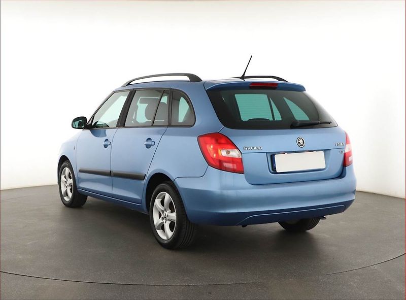 Škoda Fabia (2013) Ambition 1.2 TSI, Serv.kniha - fotka 4 z 12