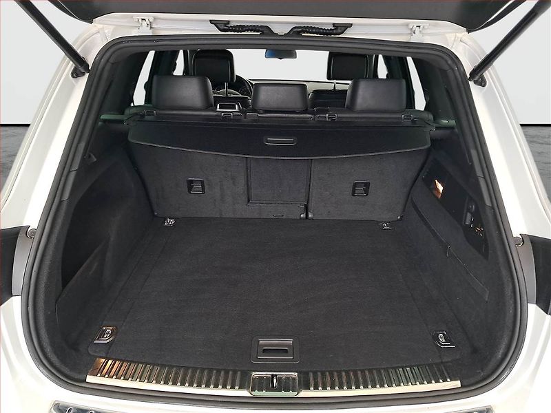 Volkswagen Touareg (2012) 3.0 TDI, 4X4, Automat - fotka 14 z 21