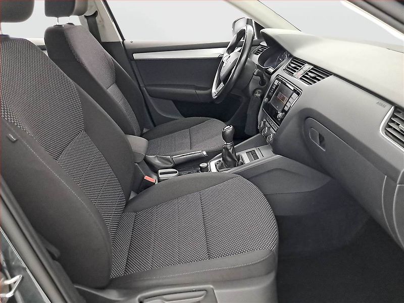 Škoda Octavia (2016) Ambition 1.6 TDI, ČR,1.maj - fotka 9 z 15