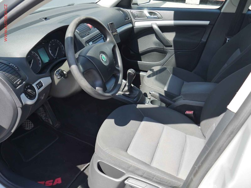 Škoda Octavia (2007) 1.9 TDi, STK 8/2027, AC - fotka 9 z 13
