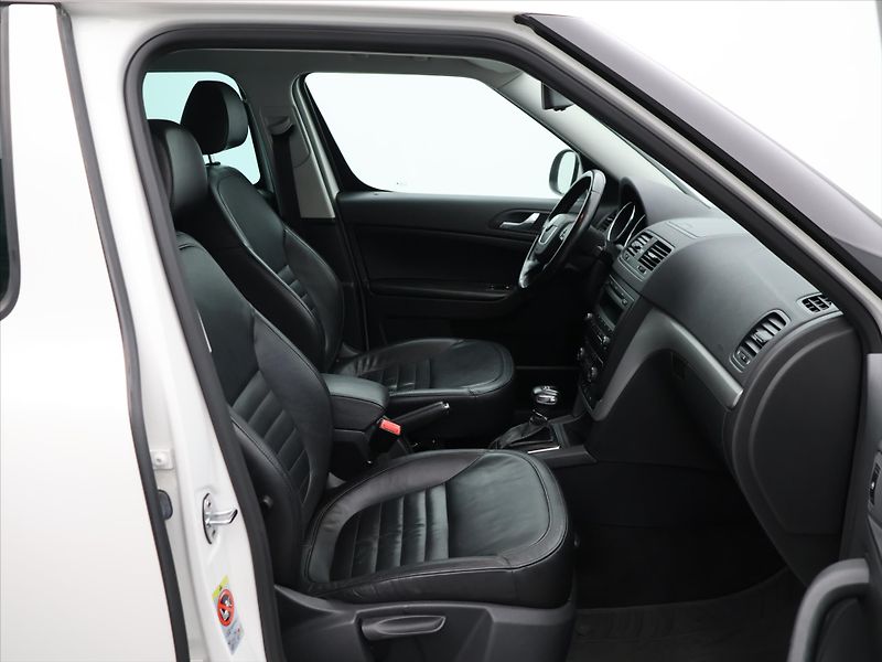 Škoda Yeti 2,0 TDI 103kW DSG 4x4 DPH - fotka 11 z 28