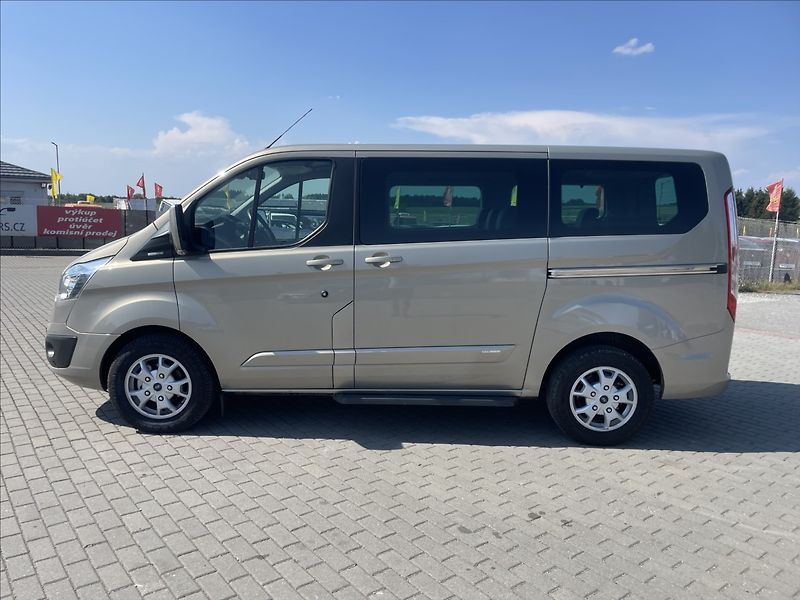 Ford Tourneo Custom 2,2 TDCi 114kw Titanium 8míst - fotka 2 z 37