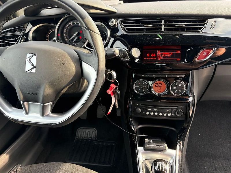 Citroën DS3 (2016) 1,6 VTi 120  So Chic - fotka 9 z 9
