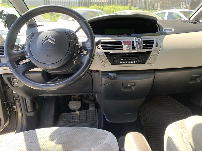 Citroën C4 Picasso 1,6 HDI AUTOMAT,EXCLUSIV,7.MÍS - fotka 12 z 21