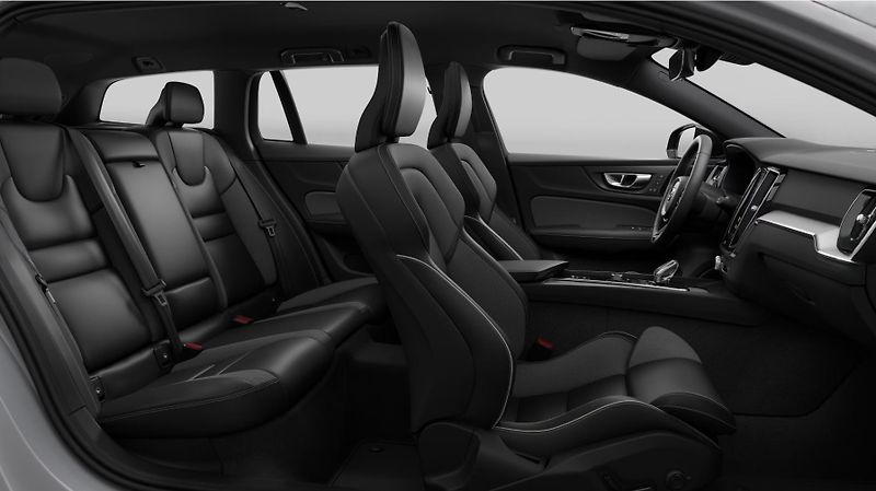 Volvo V60 (2026) B4 PLUS DARK AUT - fotka 5 z 17