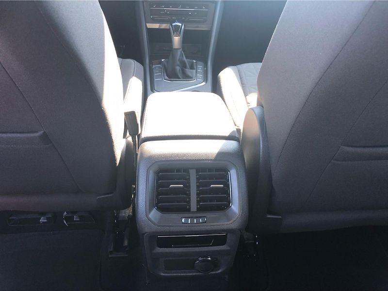 Volkswagen Tiguan 2.0 TDi DSG 7st. LIFE - fotka 23 z 28