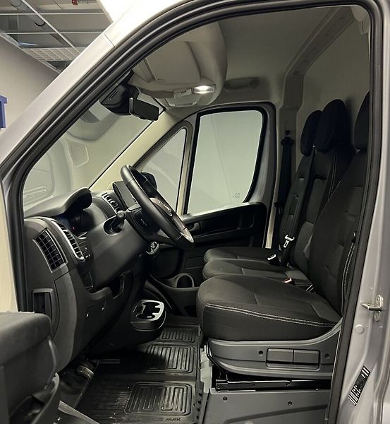 Toyota Proace Max 2.2D AT Comfort Executive L3H2 - fotka 8 z 15