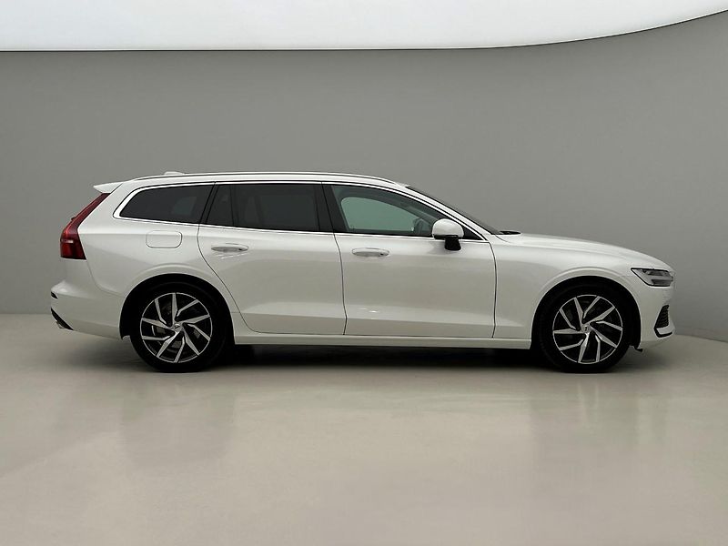Volvo V60 T6 MOMENTUM RECHARGE AUT - fotka 10 z 44