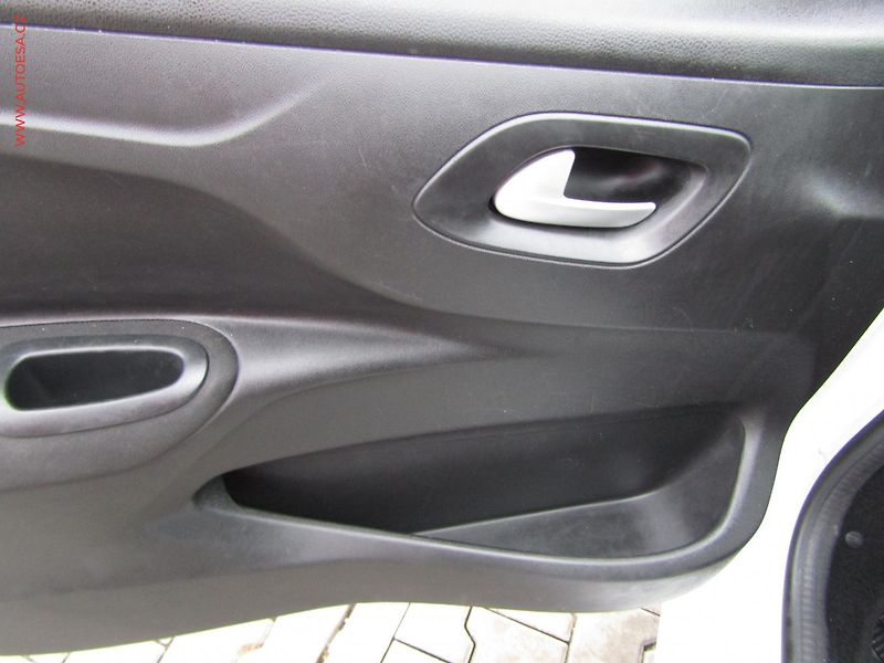 Citroën C-Elysée (2019) 1.2i, AC, tempo, park.asist - fotka 11 z 16