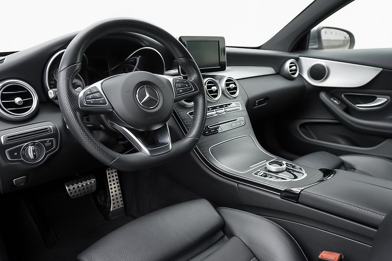 Mercedes-Benz Třídy C C 180 COUPE AMG - fotka 32 z 37