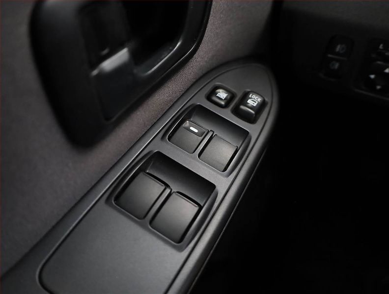 Mitsubishi Pajero (2010) 3.2 DI-D, 4X4, 7 míst - fotka 11 z 16