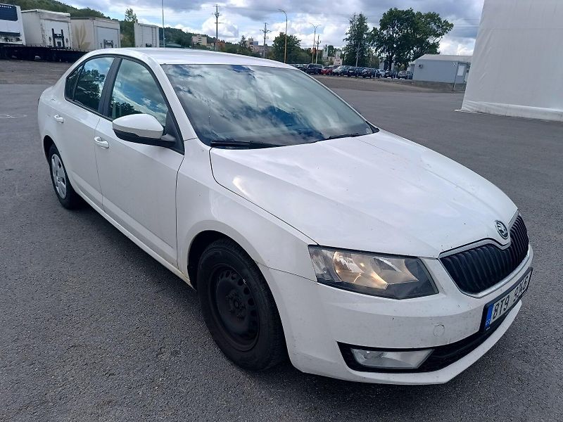 Škoda Octavia III 1.6 TDI - fotka 8 z 56