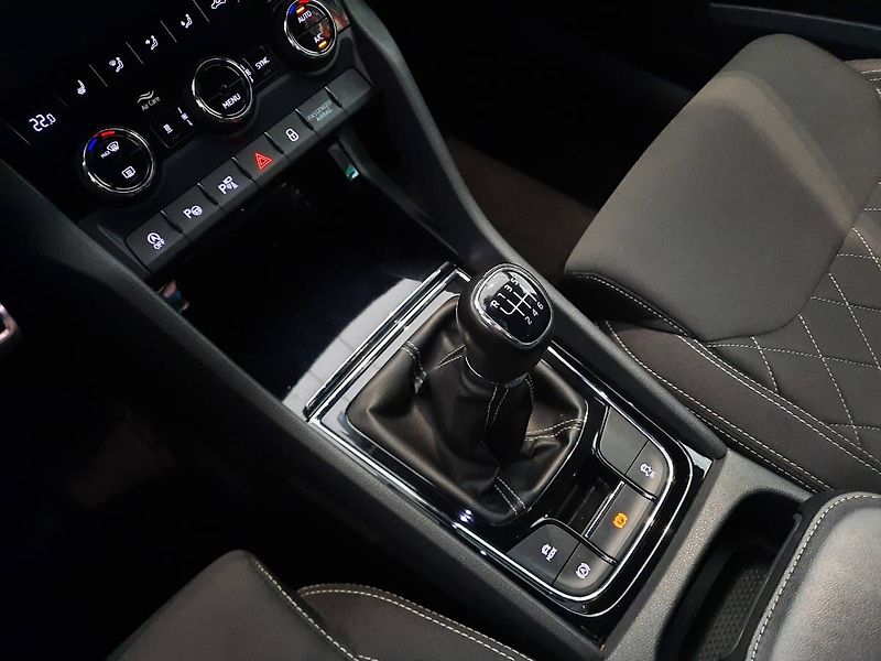 Škoda Karoq (2021) Sportline 1.5 TSI (110kW/150k) - fotka 13 z 25
