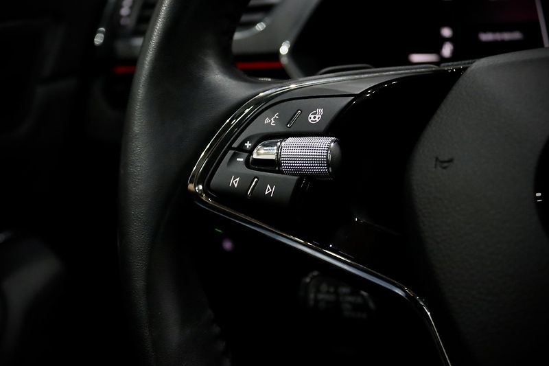 Škoda Superb 3 FL 2.0 TSI 140 kW DSG L&K - fotka 27 z 59