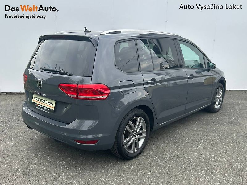 Volkswagen Touran (2022) 2.0 TDI DSG 7míst tažné - fotka 2 z 33